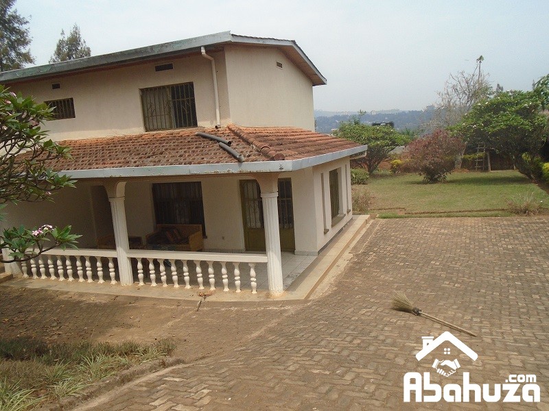A FURNISHED 3 BEDROOM HOUSE WITH SPACIOUS GARDEN AT KIMIHURURA
